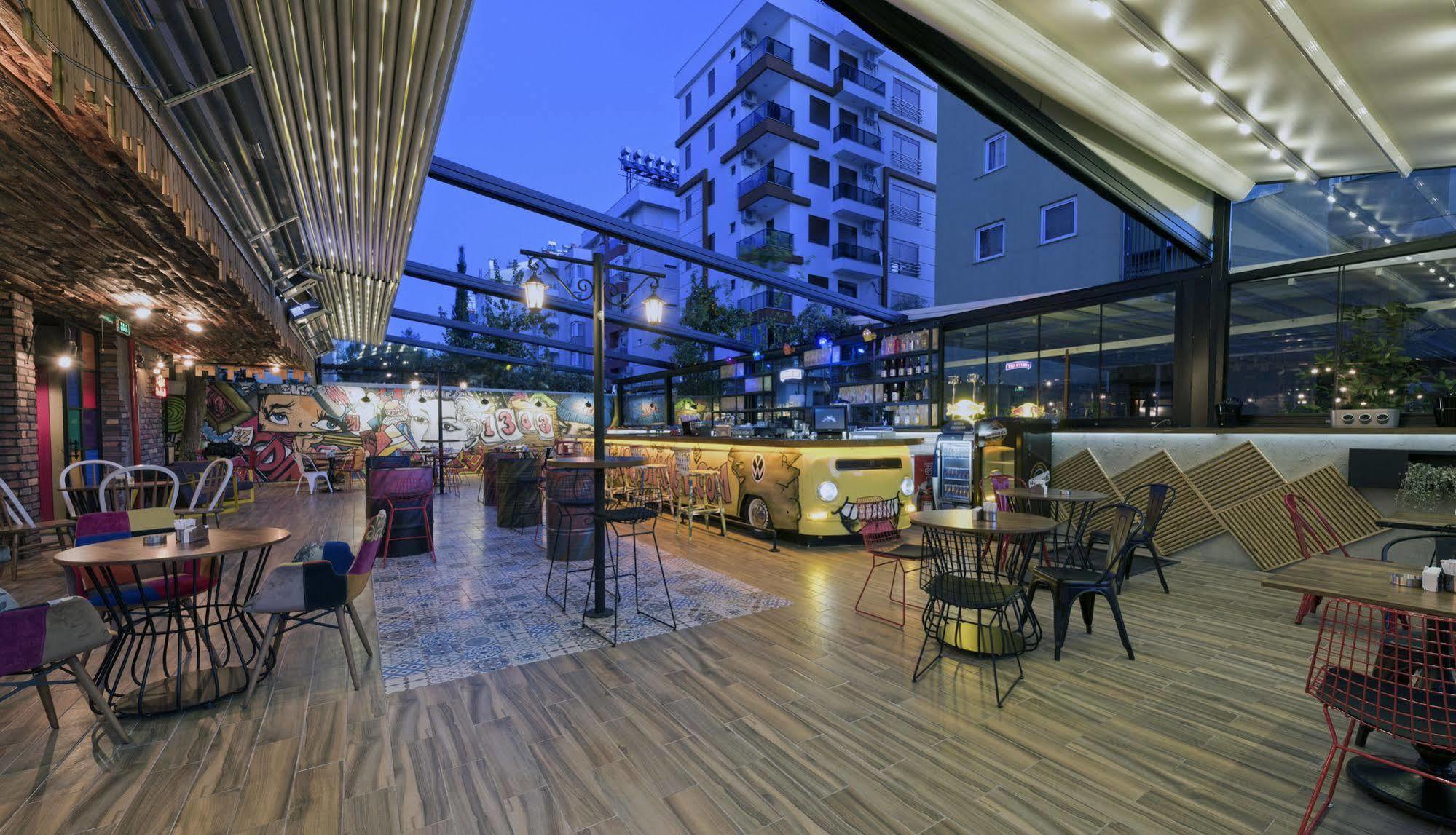 Voswos Garage Coffee Hotel 安塔利亚 外观 照片